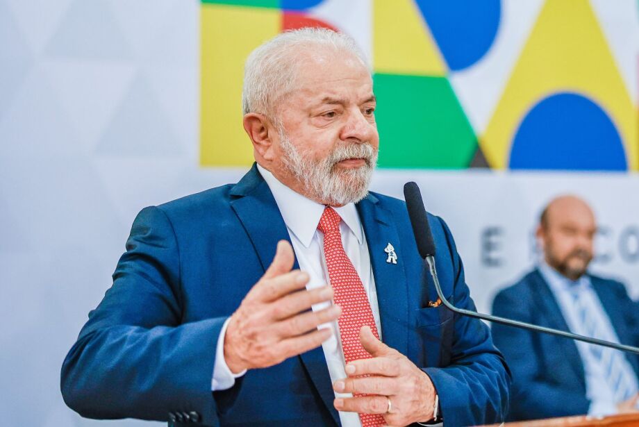 Lula sanciona LDO com recorde de R$ 4,9 bi de fundo para eleição municipal