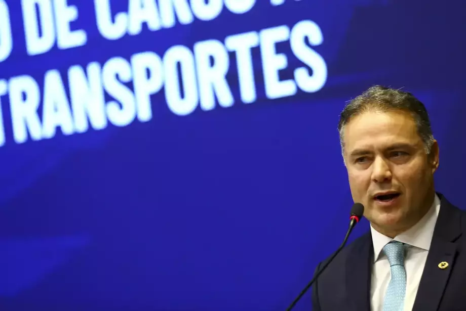 Ministro promete 13 novos leilões de rodovias em 2024