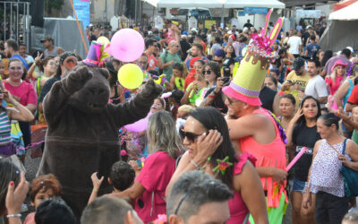 Carnaval de rua reúne mais de 130 mil foliões em três dias