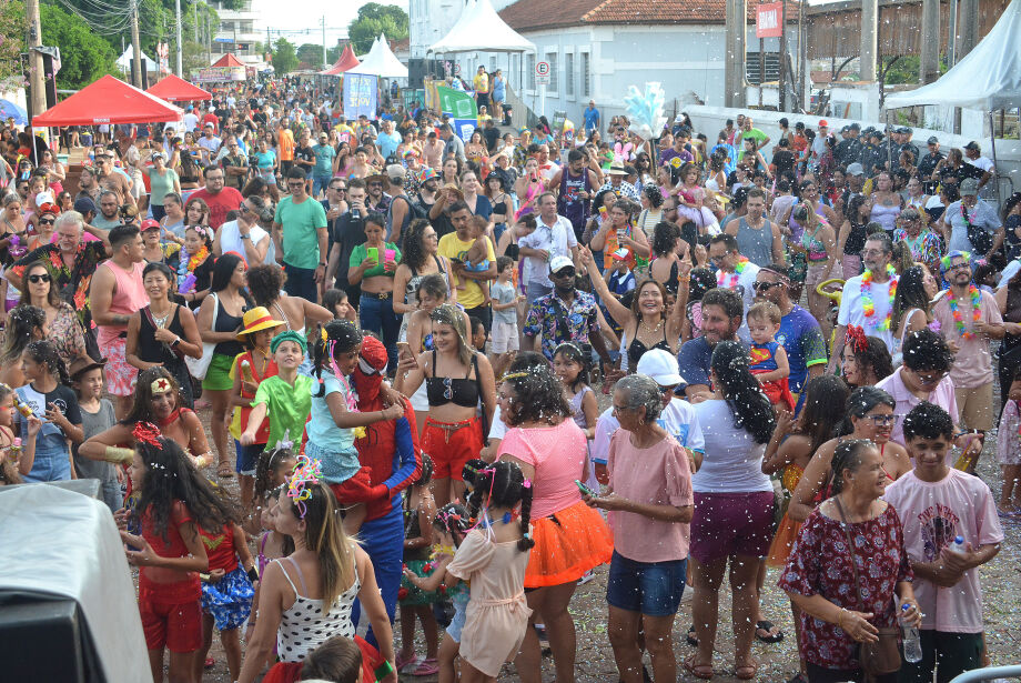 Blocos levaram 60 mil às ruas de Campo Grande no Carnaval