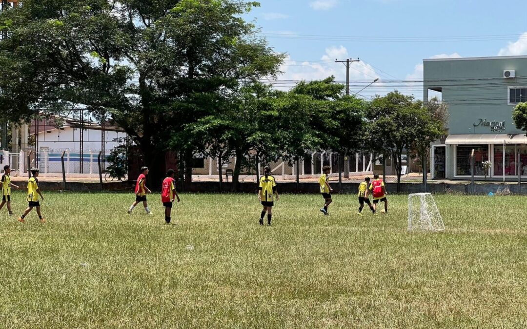 Prefeitura anuncia implantação de iluminação e manutenção do Campo de Futebol da Moreninha II