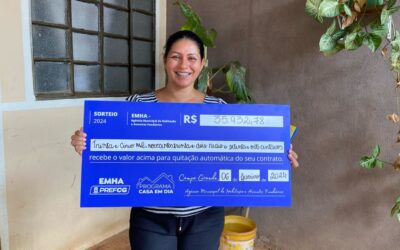 “Hoje eu posso dizer que a casa é minha”, comemora primeira contemplada com quitação integral de imóvel pela Prefeitura