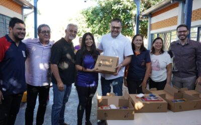 Prefeitura distribui 33 mil kits escolares para alunos da Reme
