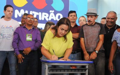 Prefeitura entrega contratos de regularização fundiária para 122 famílias do Anhanduizinho