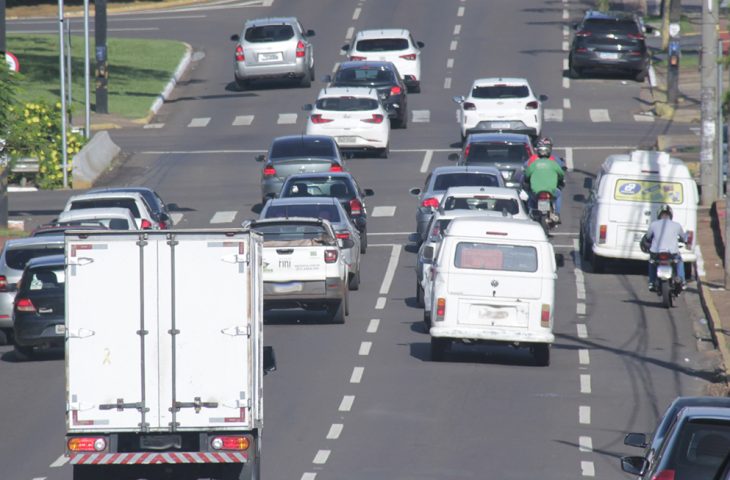 Vence hoje licenciamento veículos com placas de final 1 e 2