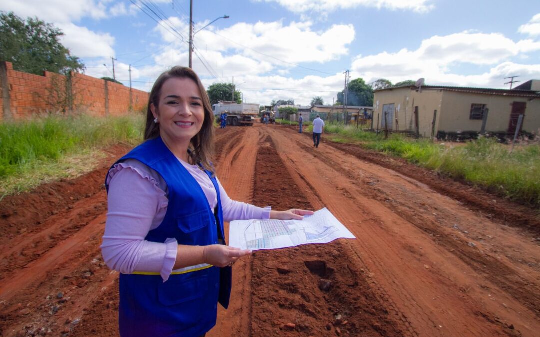 Prefeita Adriane (PP) garante mais ruas asfaltadas no Bairro Jardim Tarumã