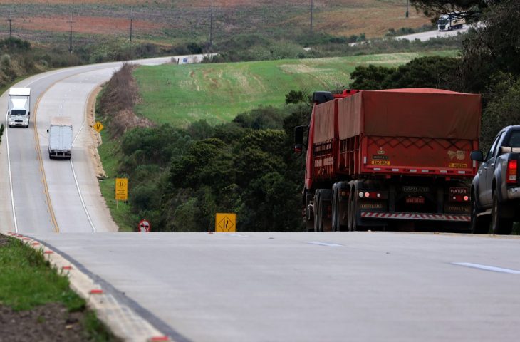 Governo de MS inova com 1ª rodovia de concreto para atender setor produtivo e melhorar segurança viária