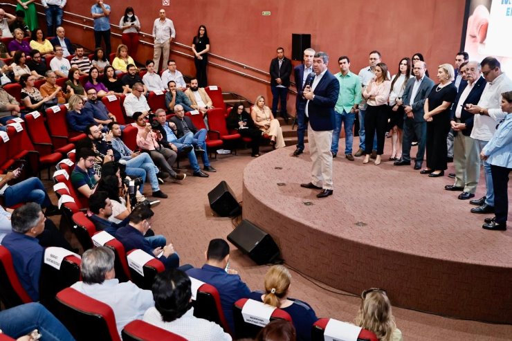 Em apoio à ação, deputados participam de lançamento de programa habitacional