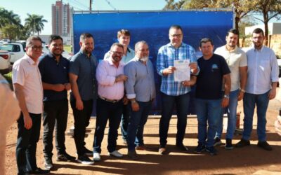 Prefeito Alan Guedes assina Ordem de Serviço para asfalto em ruas do Altos do Indaiá