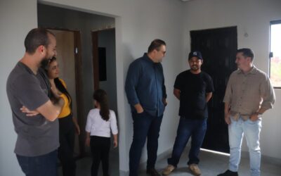 Prefeitura entrega primeira casa do projeto “Vida Nova Autoconstrução”