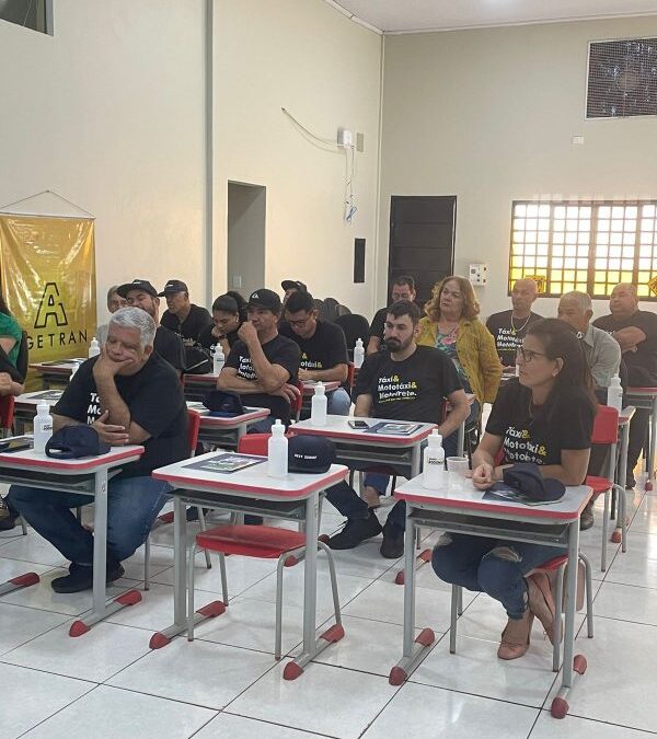 Começa 2ª turma da capacitação para taxista na Escola Pública de Trânsito José Elias Moreira