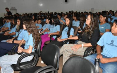 Com produção de alunos de cinco escolas da Reme, livro sobre Campo Grande é lançado