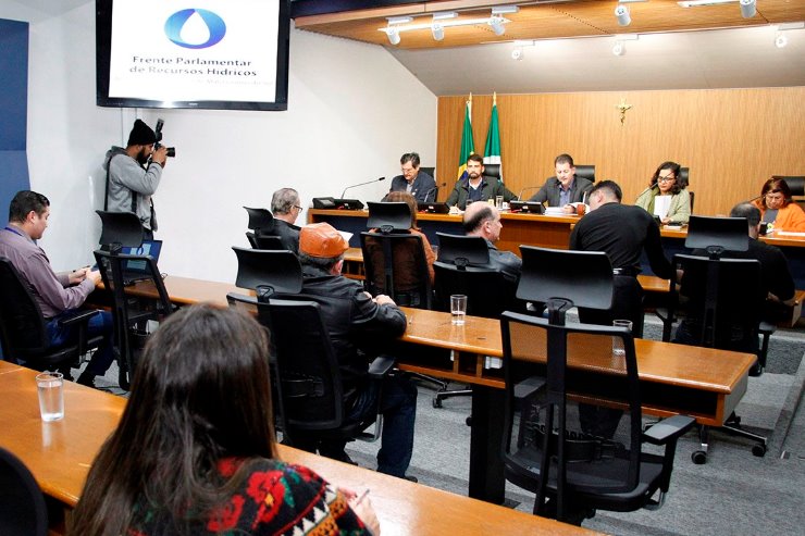 Frente Parlamamentar apresenta carta e debate uso responsável de recursos hídricos