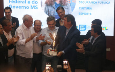 Governador anuncia R$ 702 mi em emendas no dia do seu aniversário