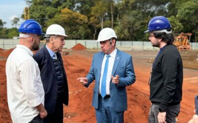 Gerson Claro e deputado Paulo Correa visitam obras do refeitório e novo estacionamento da ALEMS