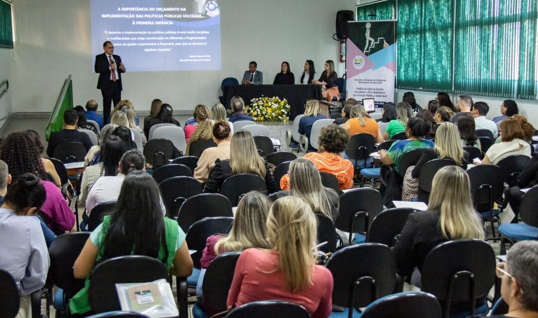 TCE-MS discute primeira infância em encontro estadual de educação