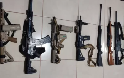 Brasileiro e paraguaios são detidos com armas de guerra em fazenda na fronteira