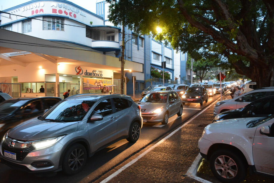 Começa o prazo para licenciamento de veículos com placas de final 9