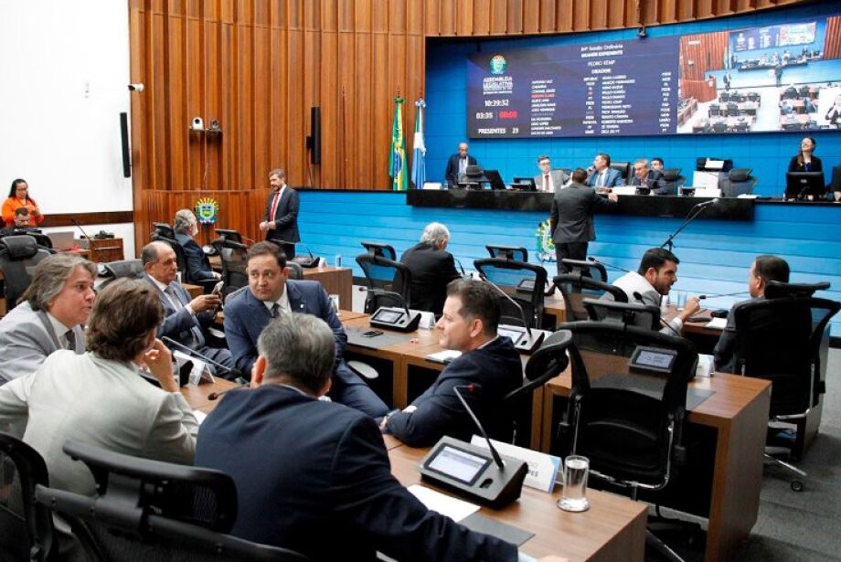 Deputados aprovam projeto que reestrutura plano de carreira dos militares de MS