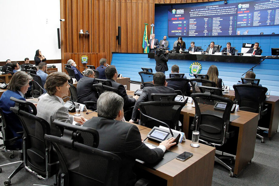 Quatro deputados estaduais “brigam” por Primeira-Secretaria da Assembleia