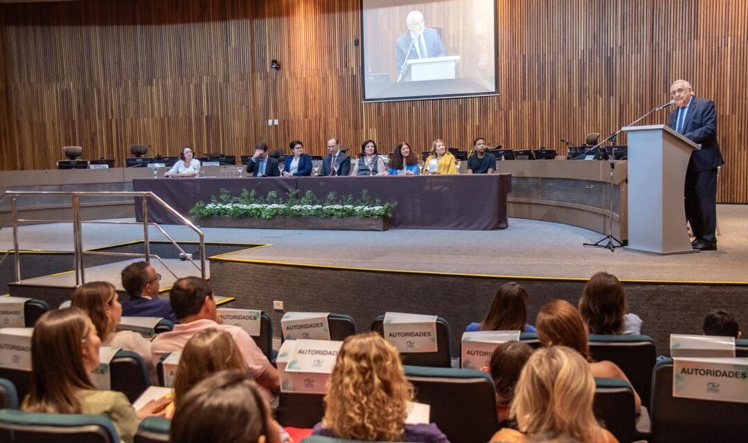 Presidente do TCE-MS participa de Seminário de Direitos da Criança e do Adolescente na DPE