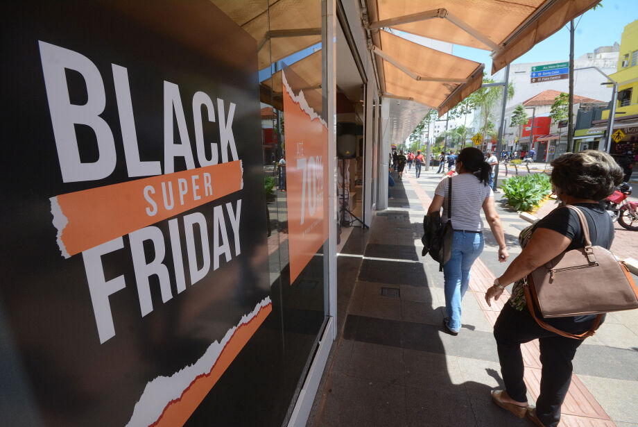 Comercio da capital deve contratar 15 mil trabalhadores temporários para Black Friday