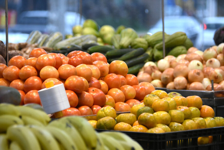 Alta dos alimentos pressiona e comer em casa ficará ainda mais caro este ano