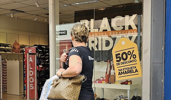 Procon de MS alerta consumidores para compras conscientes na Black Friday