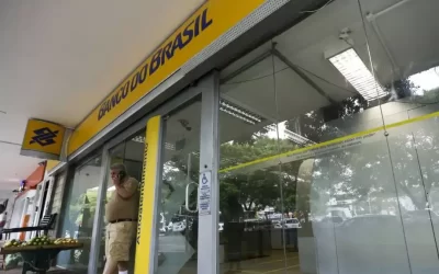 Cresce modalidade de empréstimo com veículos, imóveis e celular como garantia