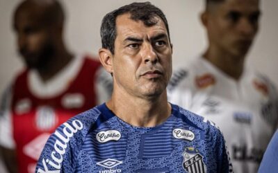 Santos cede à pressão da torcida e dispensa Carille após a conquista do título da Série B