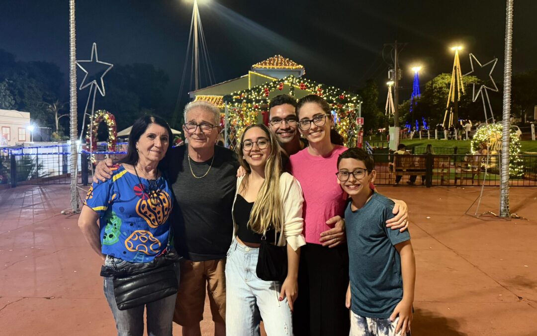 Famílias aproveitam feriado para vistar Cidade do Natal