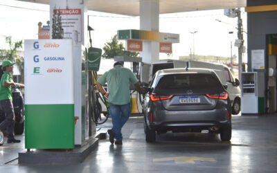 Gasolina ficará mais cara com alta de ICMS e defasagem de preços