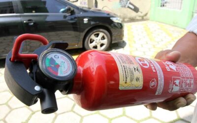 Extintor de incêndio no carro pode voltar a ser obrigatório em 2025? Entenda