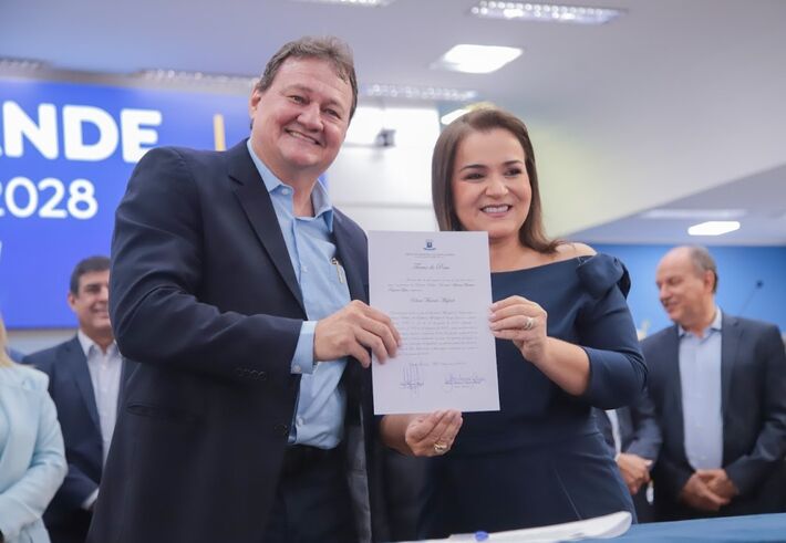 Adriane inicia gestão com meta de obras e contratos por resultados