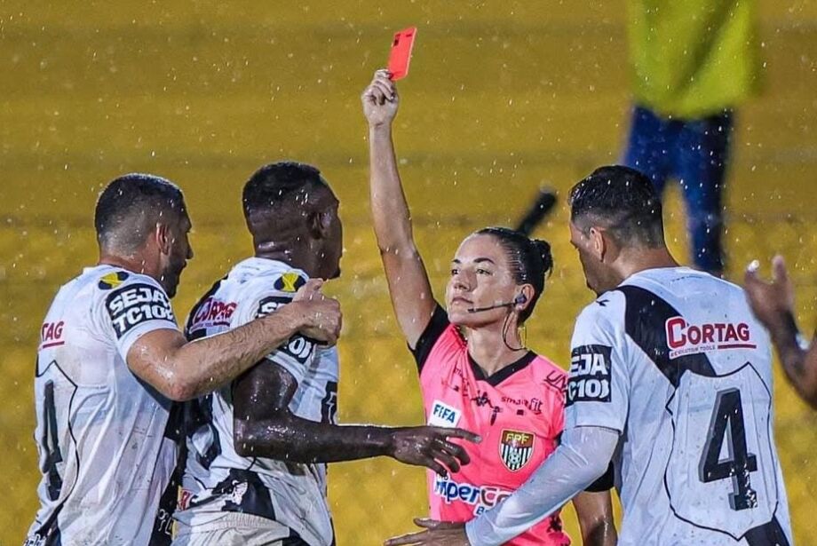 Árbitra de MS vai comandar VAR em jogo do São Paulo no Estadual