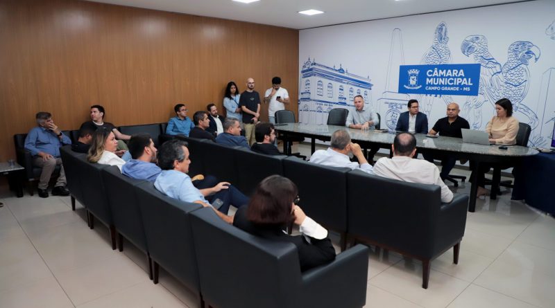 Programa de qualificação profissional e emprego é lançado pela Câmara CG e Senai