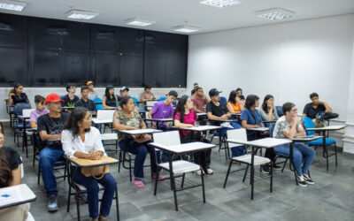 Feirão “Academia do Emprego” atrai jovens em busca de oportunidades