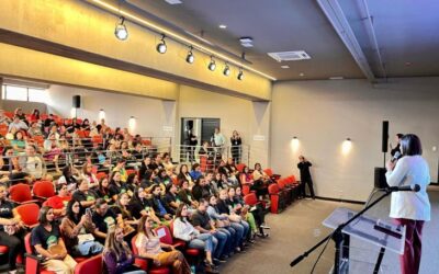 Seminário sobre autismo mostra que inclusão acontece quando escola, terapia e família se unem