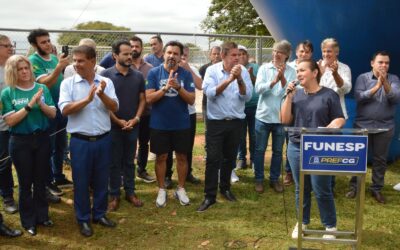 Prefeitura realiza sonho antigo dos moradores e entrega arena esportiva e praça no Coophavila II