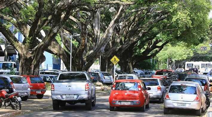 Riedel sanciona projeto de Gerson que converte em advertência infrações de trânsito leves e médias