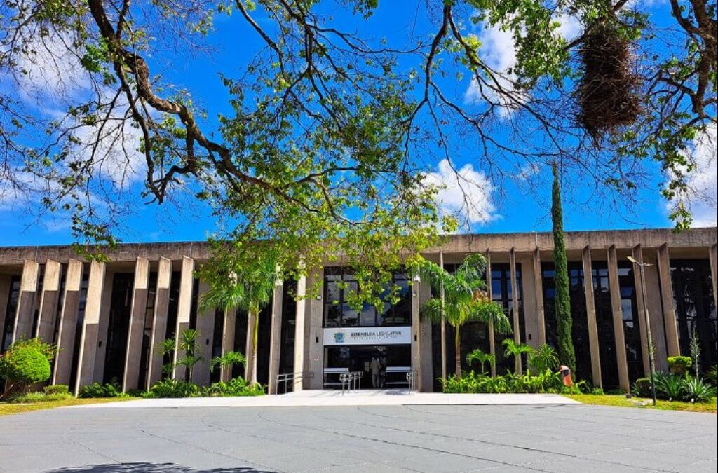 Solenidade, sessões e reuniões estão previstas para o início de maio