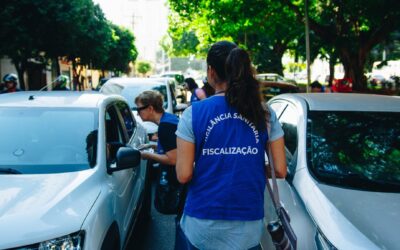 Blitz educativa da Vigilância Sanitária chama atenção para presentear com responsabilidade no Dia das Mães