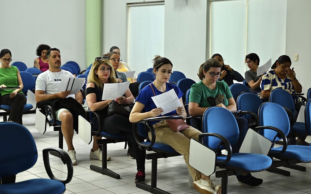 Prefeitura promove formações para professores dos Anos Finais e Ensino Fundamental com foco no Referencial Curricular da Reme