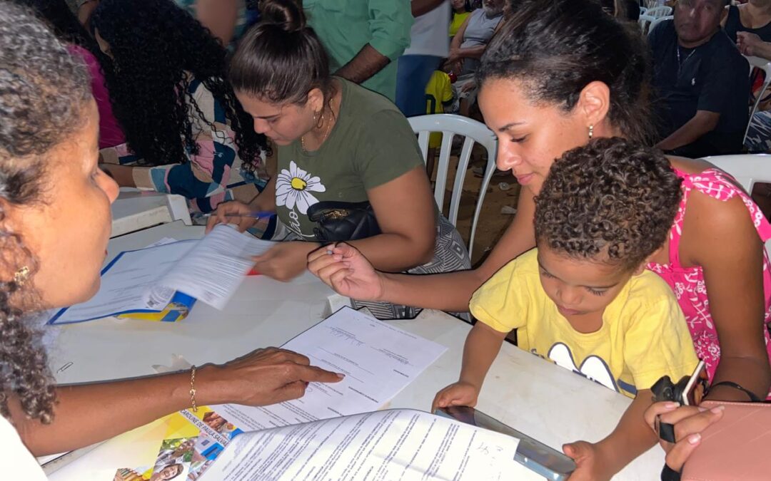 Prefeitura realiza entrega final de contratos para famílias da comunidade Homex nesta quarta-feira (21)