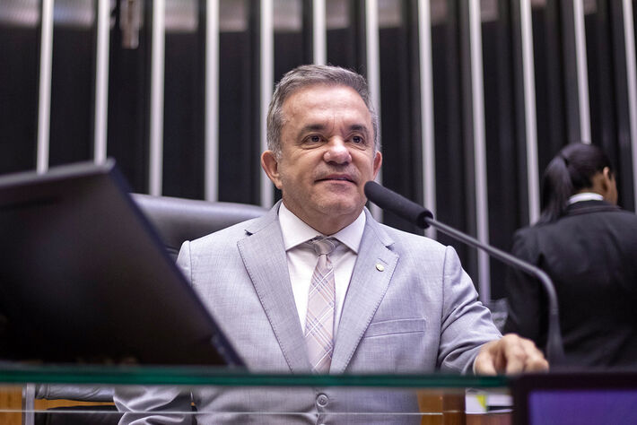 Pela 3ª vez consecutiva, Vander é o federal mais bem avaliado de MS