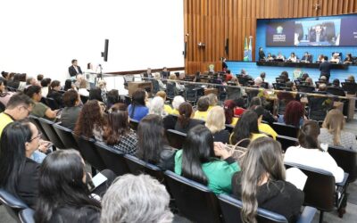 Com plenário lotado, seminário troca experiências no país na proteção dos idosos