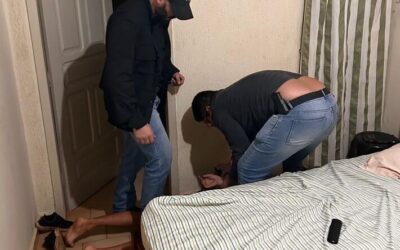 Homem invade casa, tenta matar ex e filho dela a facadas e vai preso em MS