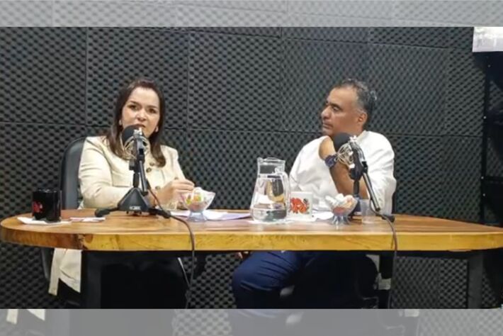 No podcast da ACP, prefeita garante convocar aprovados da educação especial até 1º de agosto