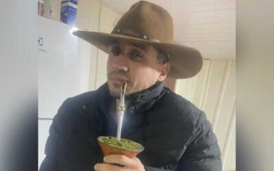 João tenta fugir, mas é seguido por pistoleiros e executado na fronteira