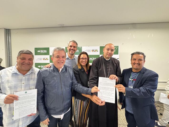 Vander Loubet participa de entrega do Incra para assentamentos em MS
